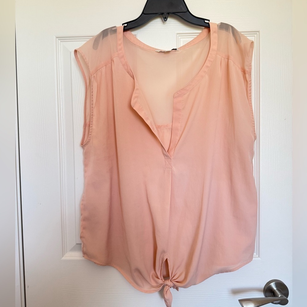 4/$20 American Eagle Pink Sleeveless sheer Tie-Front Blouse- size XL